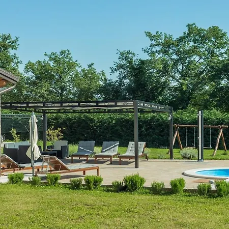 Elida By 4*