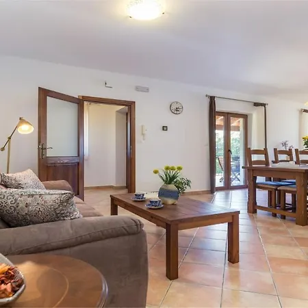 Elida By 4*