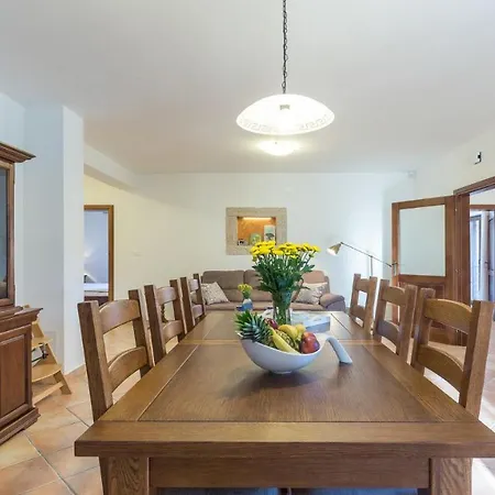 게스트하우스 Elida By 4*