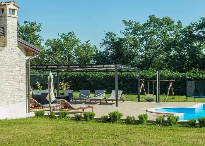 Elida By 4*